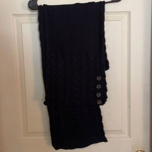 Black scarf with button detail